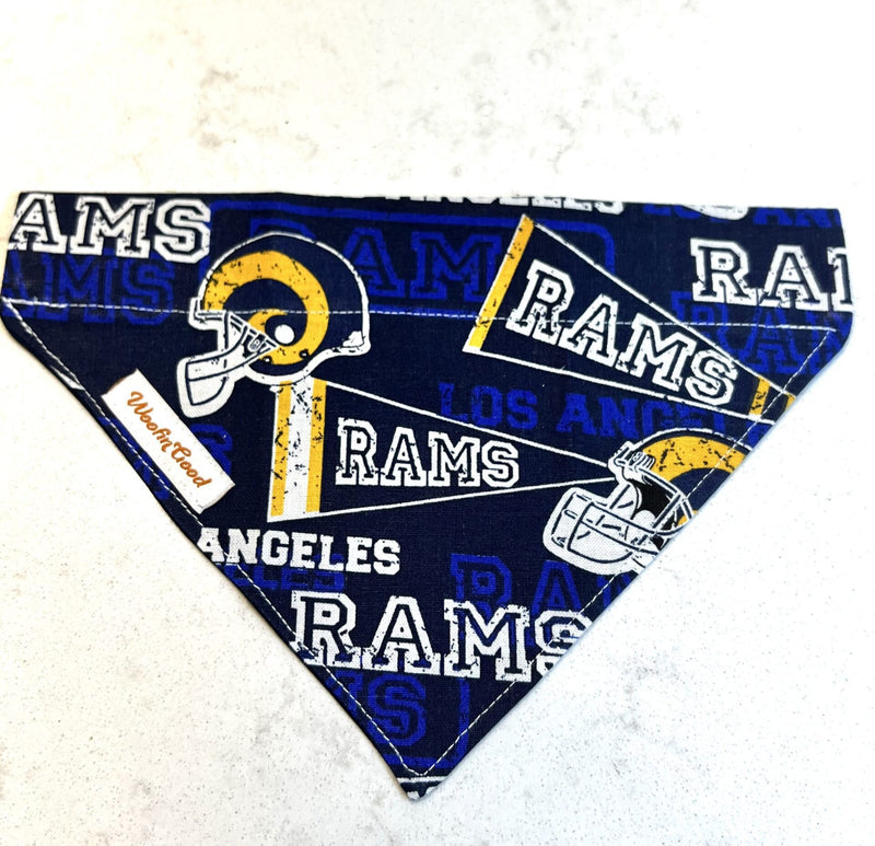 La Rams Dog Baandanna over the collar